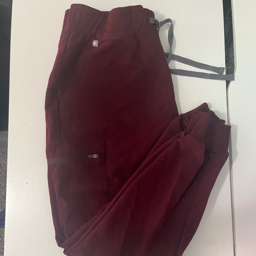 Figs- Burgundy- Size Large/Petite - Zamora Jogger Scrub Pants